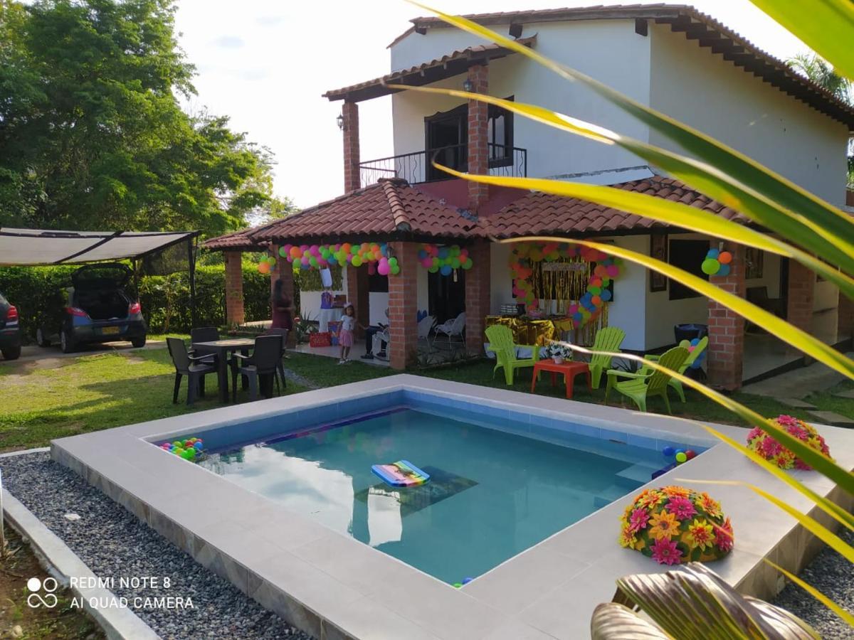 Casa Campo Emaus Caucasia Exterior foto