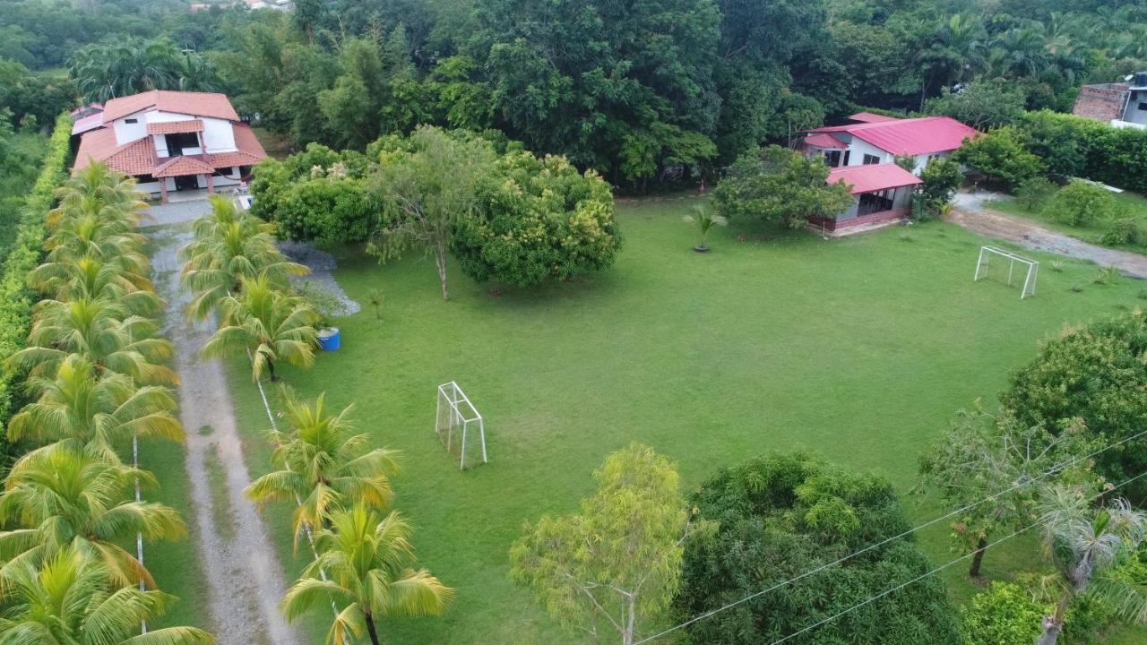 Casa Campo Emaus Caucasia Exterior foto