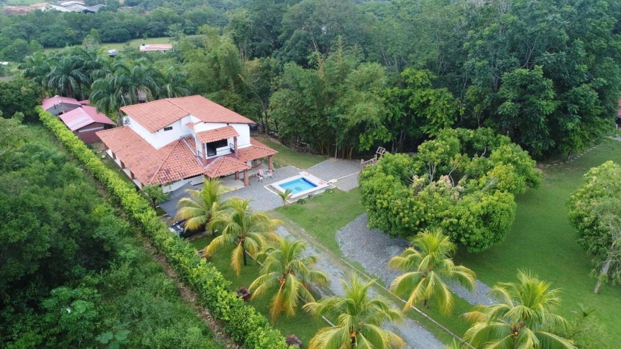 Casa Campo Emaus Caucasia Exterior foto