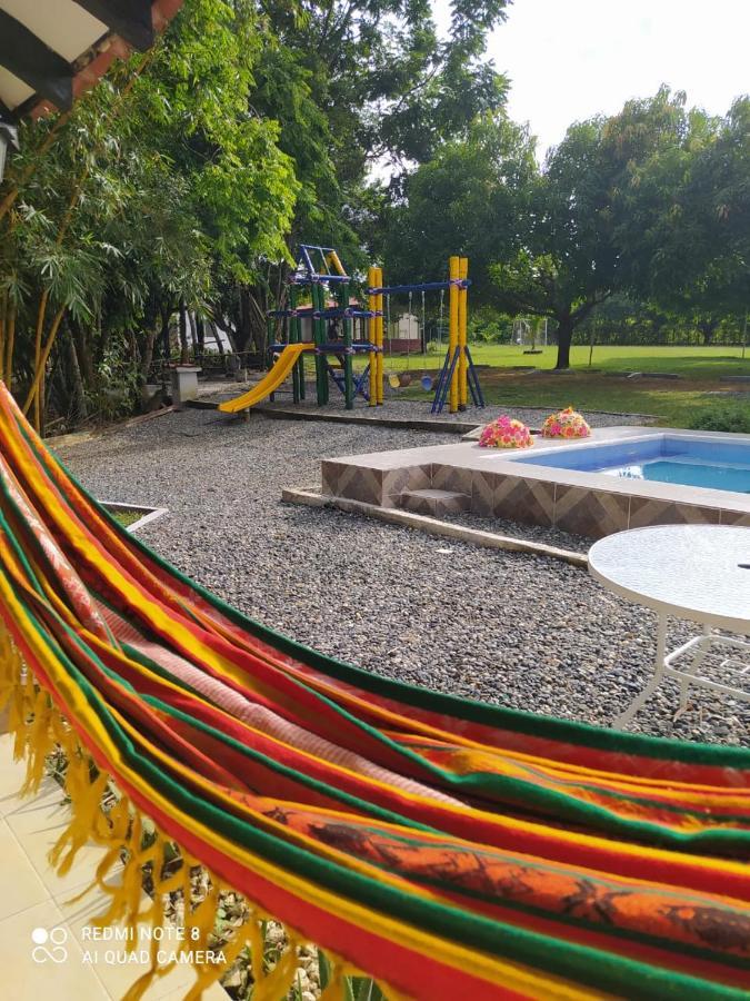 Casa Campo Emaus Caucasia Exterior foto